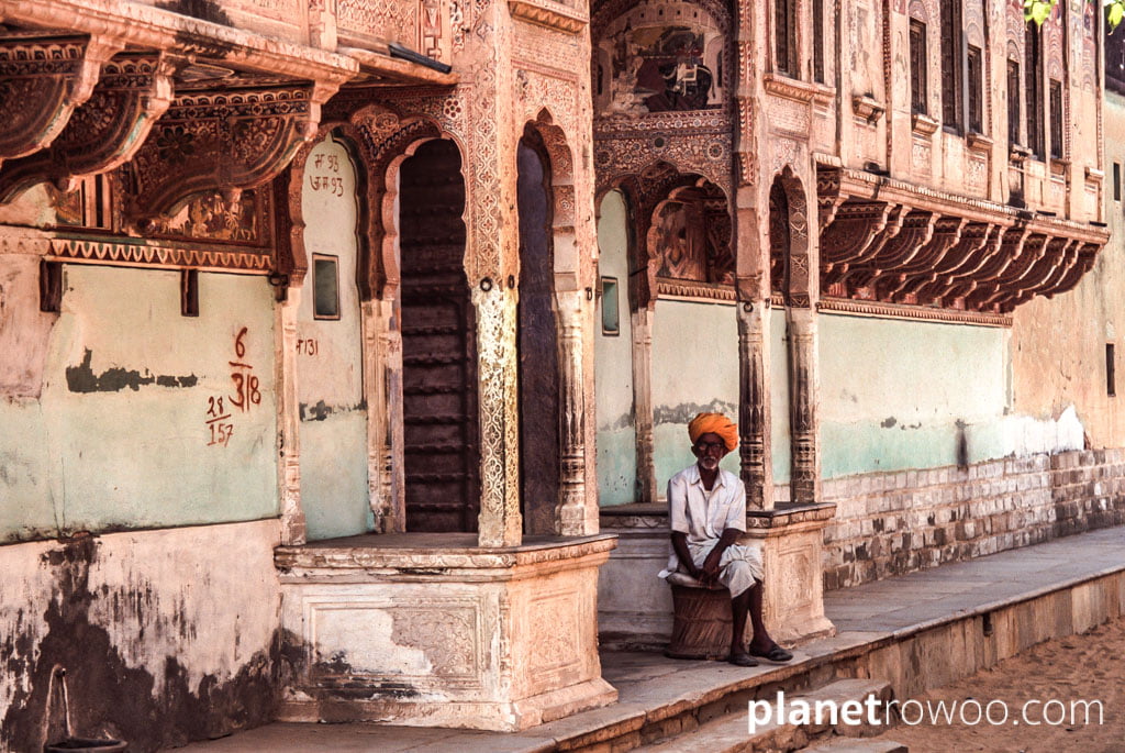 Haveli, Nawalgargh, Rajasthan, Northern India, 2002 (35mm slide film)